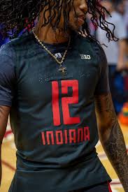 Indiana basketball wears alternate jerseys, uniforms, Twitter reacts