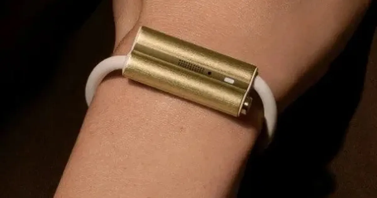 Fitbit creators unveil screenless