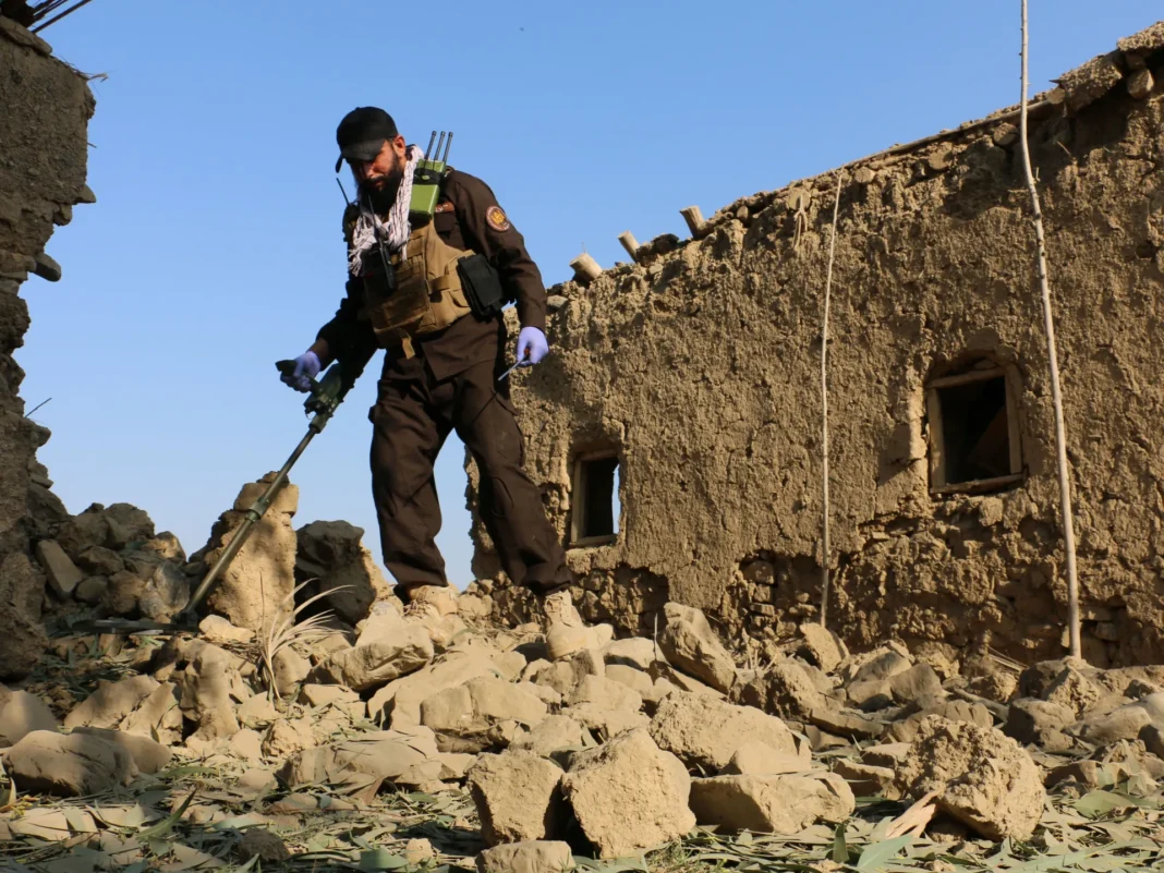 Pakistani forces kill Afghan