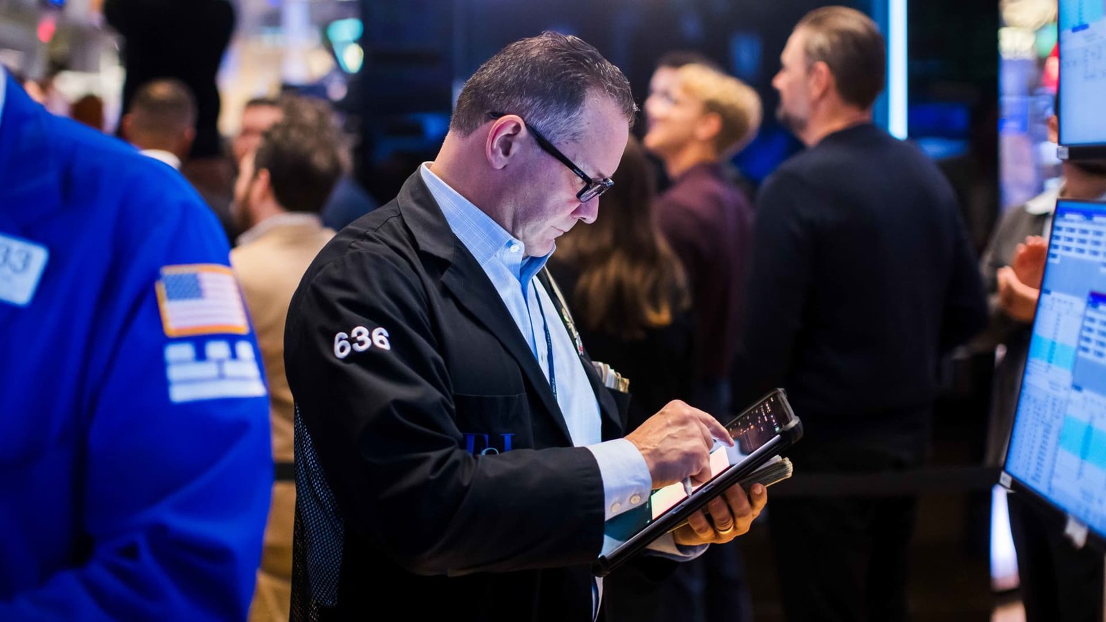 S&P 500 rises after