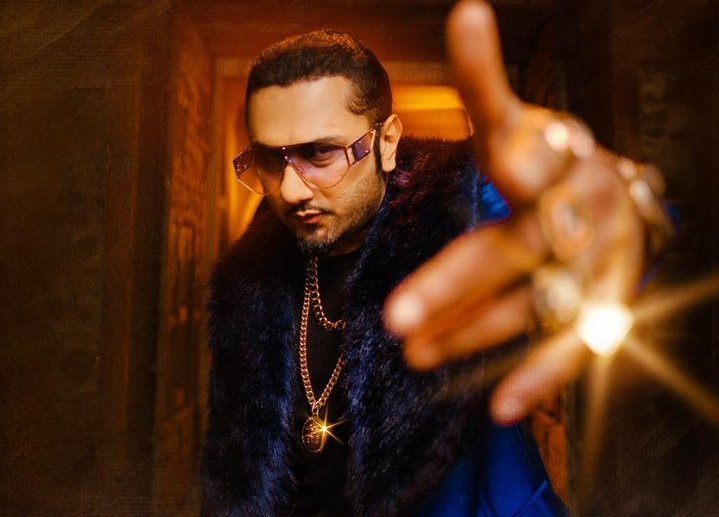 Yo Yo Honey Singh appears before the Maharashtra Cyber cell for questioning.
