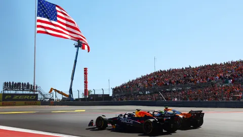 Formula 1 cars race up the steep first corner at COTA during the United States GP weekend in Austin.