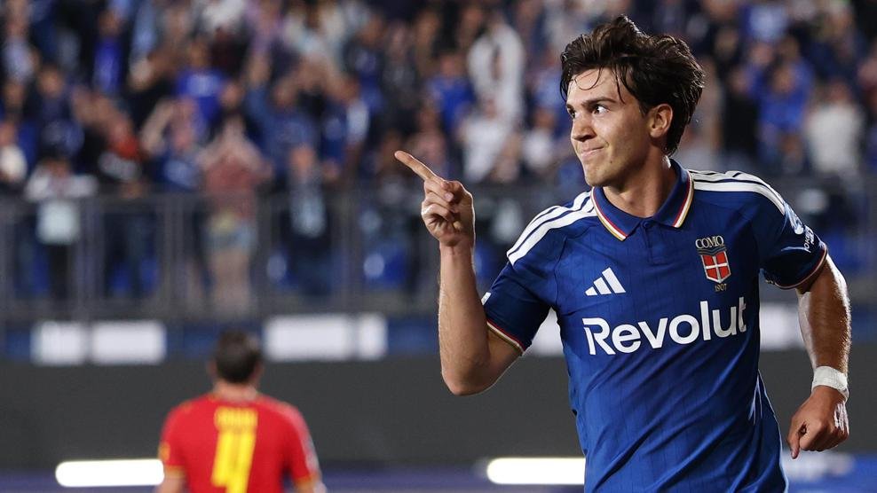 Como 1907 in Champions League action ahead of the historic tie against Manchester United