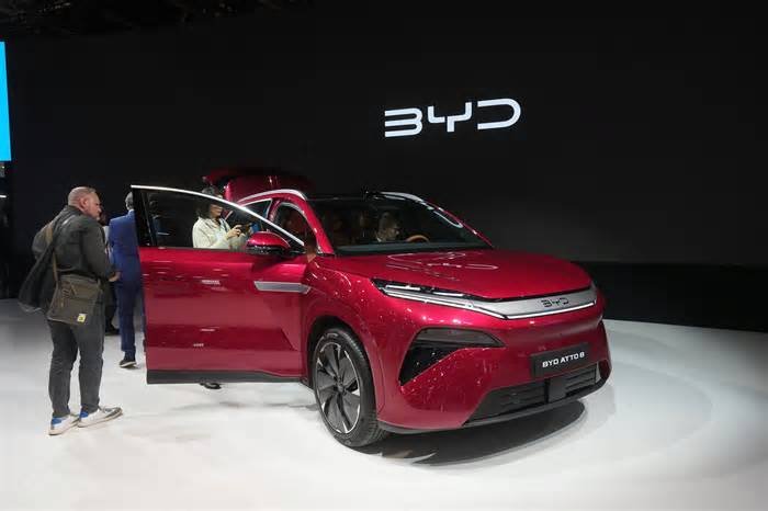 Dominating Paris Motor Show: