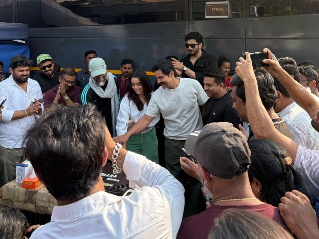 ent_05 Shraddha Kapoor and Randeep Hooda in Eetha