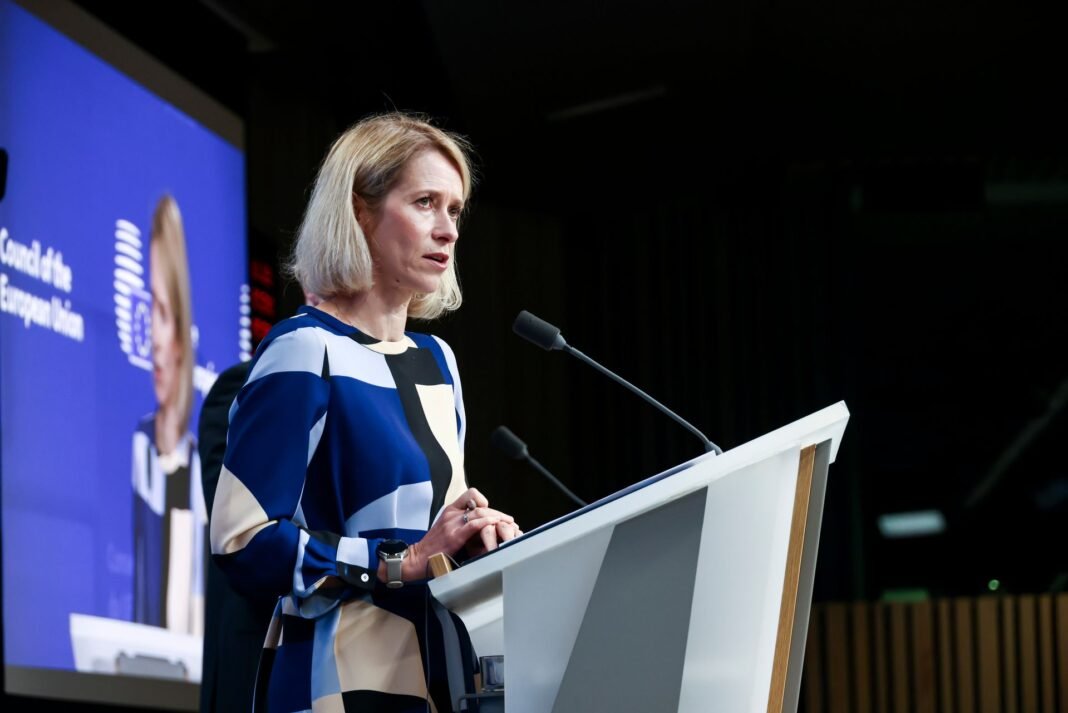 EU ambassadors wave through