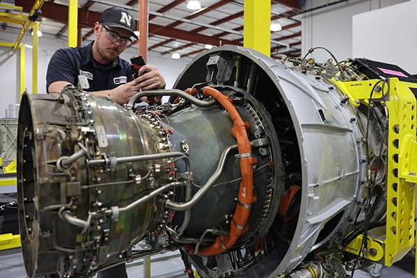 fix_honeywell-aerospace-profit-rises-q3 Honeywell Aerospace aircraft engine factory