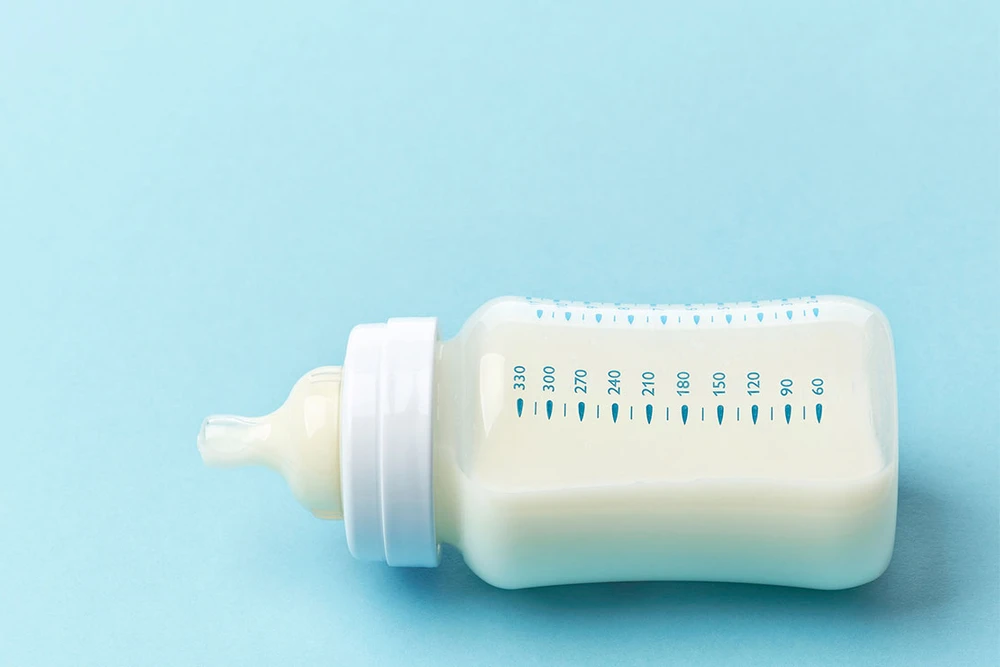 fix_infant-formula-nutrition-update-fda-2026 infant formula bottle baby milk