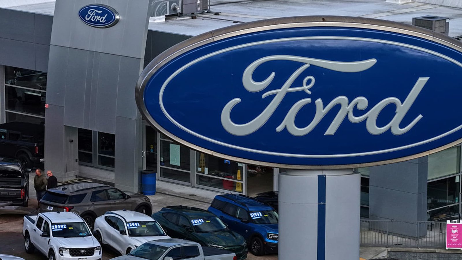 Ford fends off Hyundai
