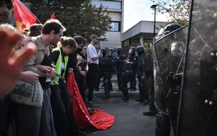 France suspends use of
