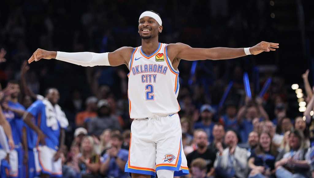 gilgeous-alexander-streak-ends-141-20-point-games Shai Gilgeous-Alexander handles the ball for the Oklahoma City Thunder