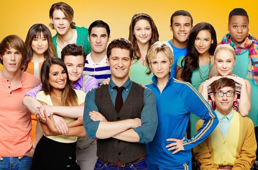 glee-reboot-disney-hulu Glee reboot: the original Fox cast of Ryan Murphy's musical series returning on Disney+ and Hulu