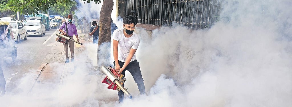 hea-02 Delhi dengue surge prompts 1,066 health hires