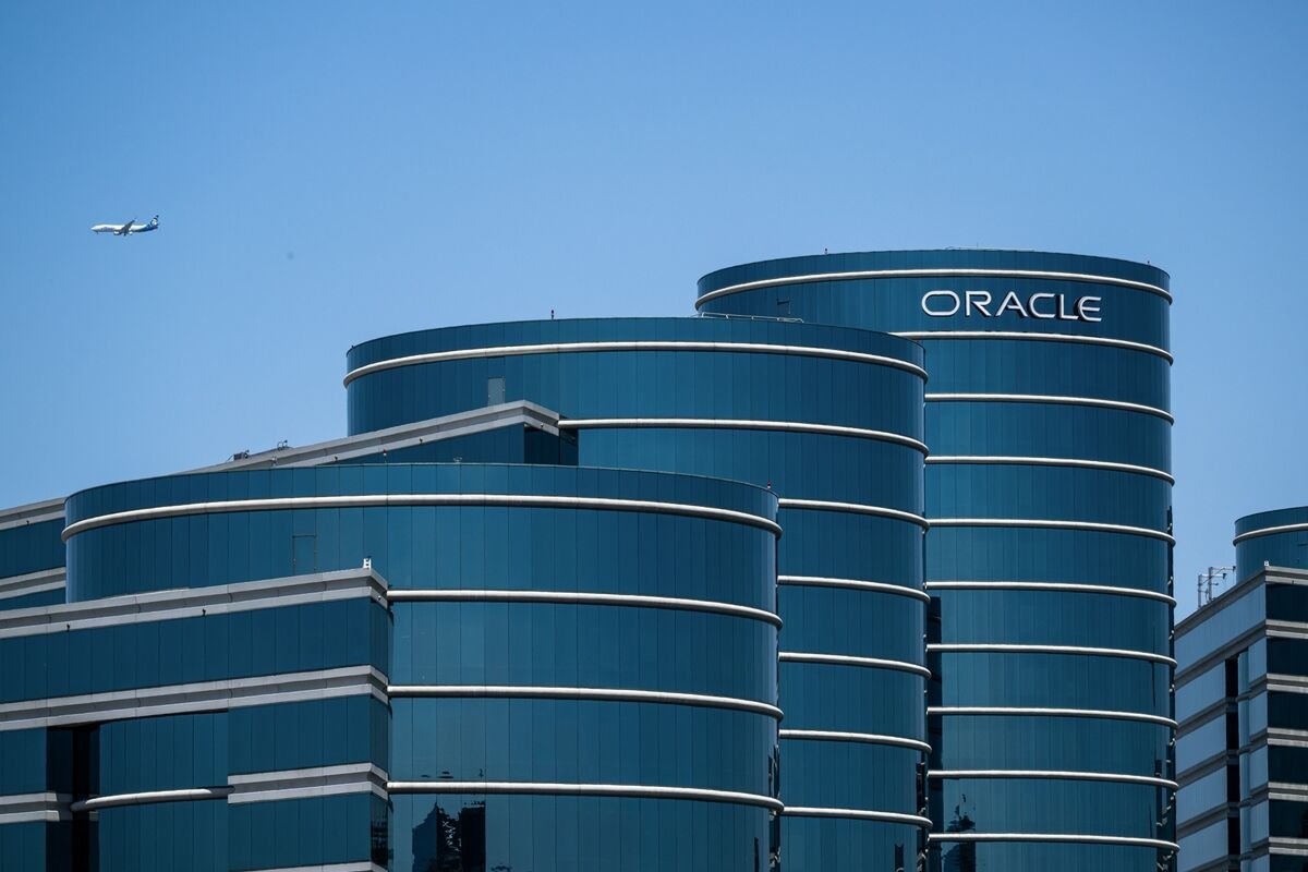 Oracle Moves Gas by