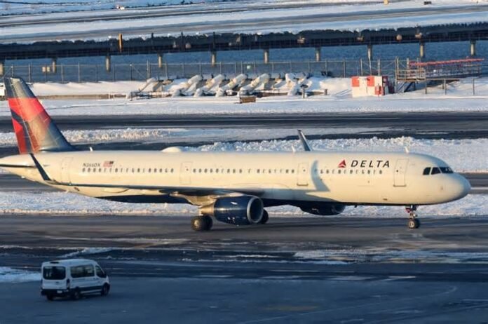 Passenger steals airline tug, Passenger steals airline tug,