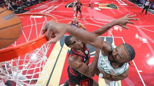 spo-02 Celtics beat Bulls 125-111 for fourth straight win