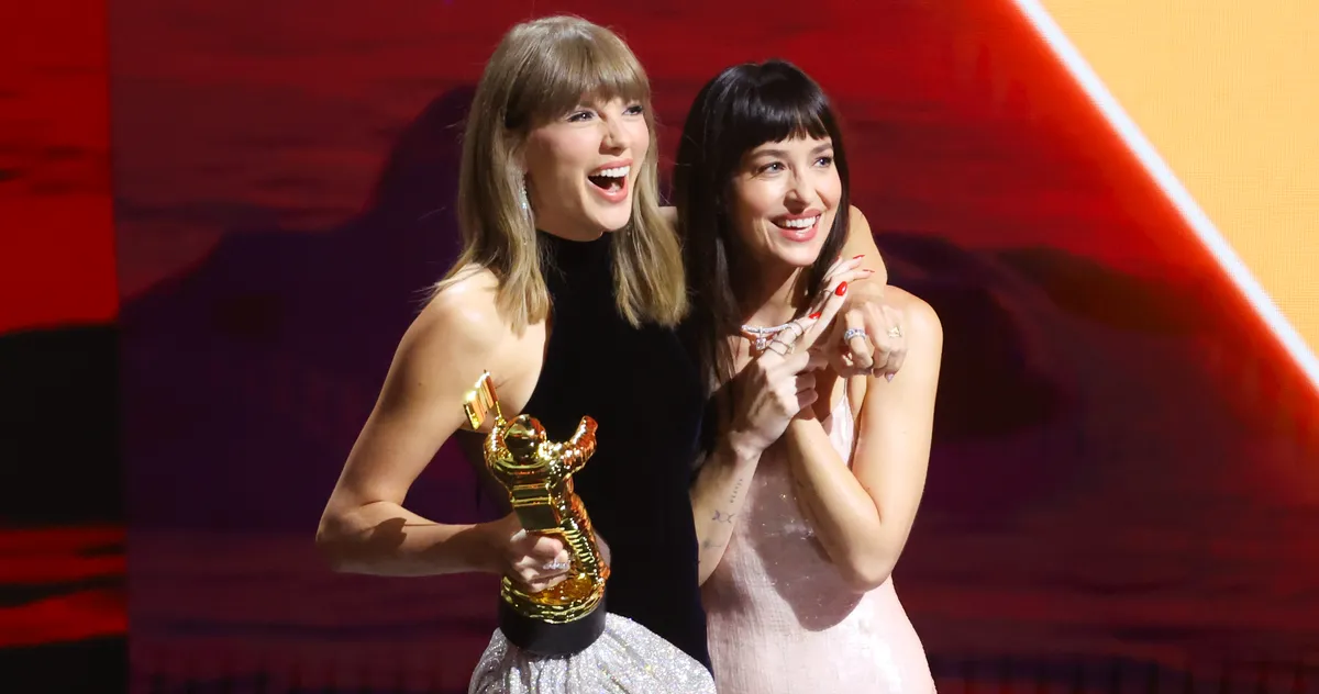 Taylor Swift Crashed Dakota