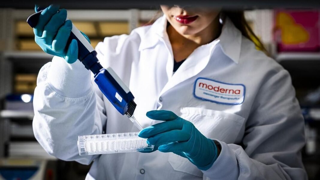 Scientist in a laboratory working on mRNA research representing Moderna's personalized cancer vaccine trial