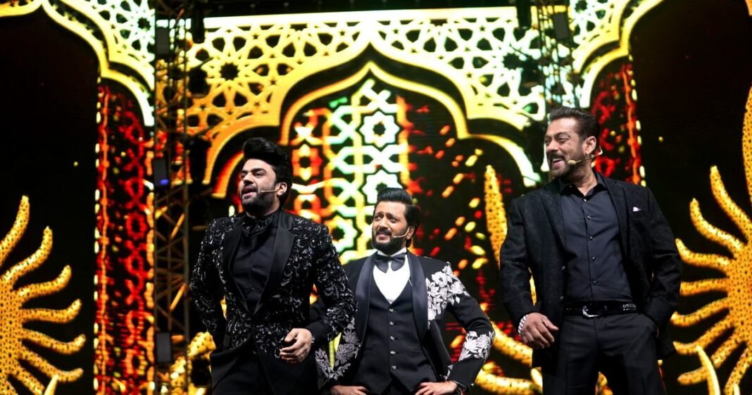 wp_03 Etihad Arena Abu Dhabi, award show stage, concert crowd lights, Bollywood celebrities